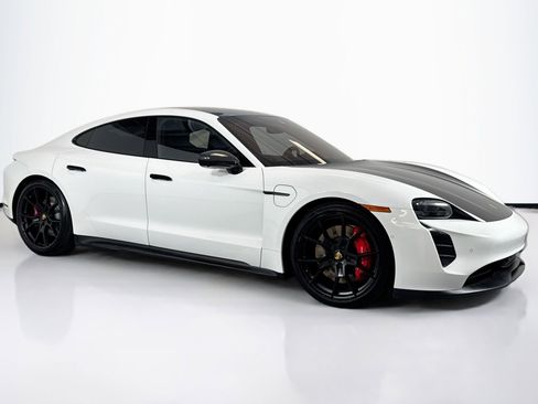 Used 2023 Porsche Taycan GTS image 3