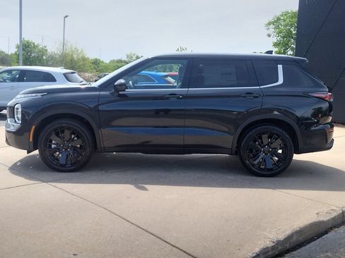 New 2026 Mitsubishi Outlander LE AWD/4WD image 19