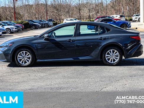 Used 2025 Toyota Camry LE image 9