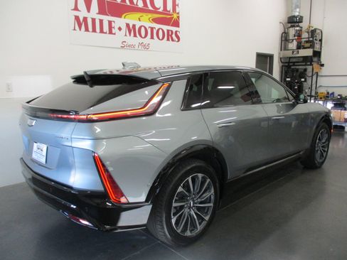 Used 2024 Cadillac Lyriq Sport image 7