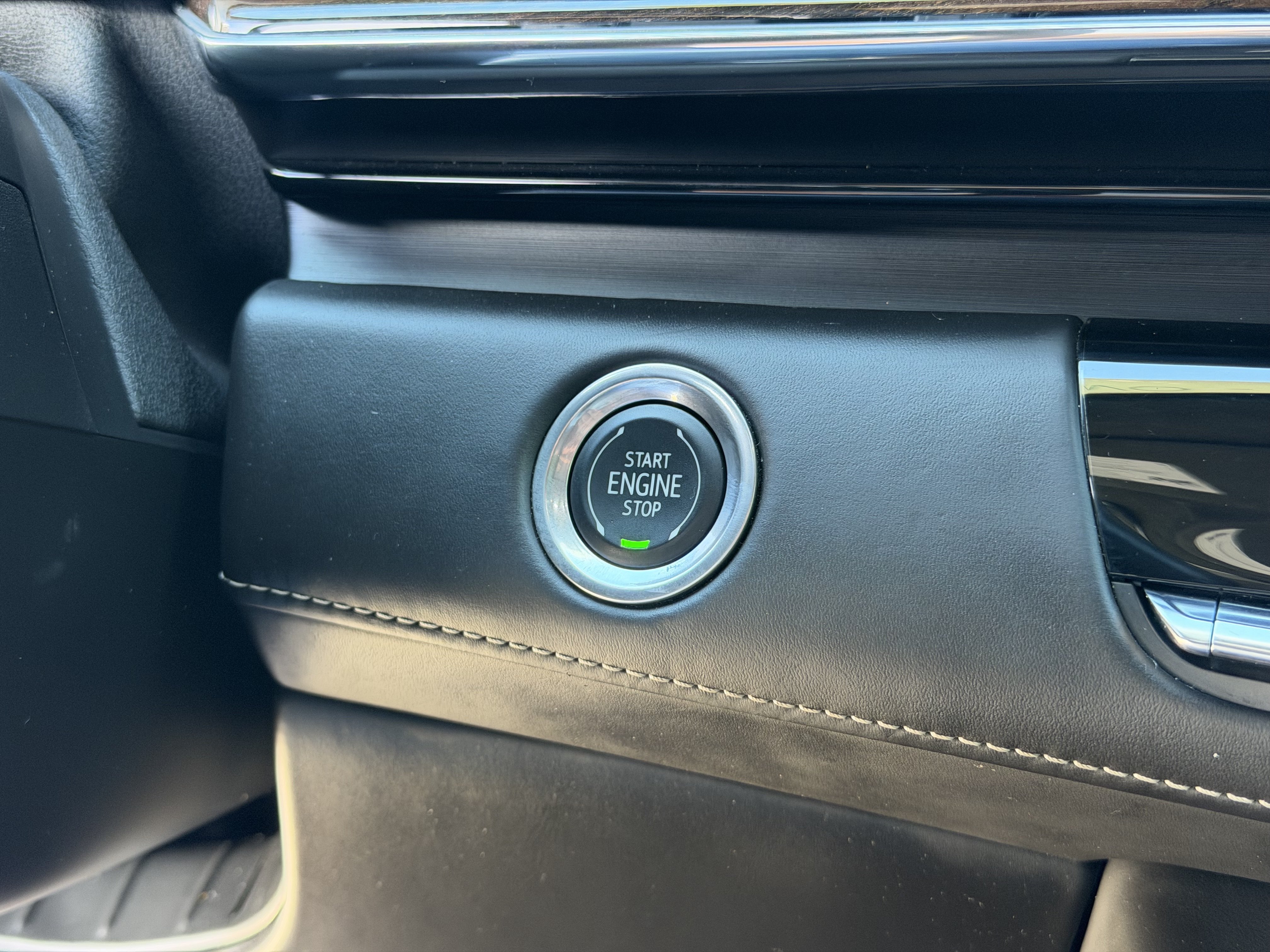 Certified 2022 Cadillac Escalade ESV Sport Platinum w/ LPO, ONYX Package AWD/4WD image 26
