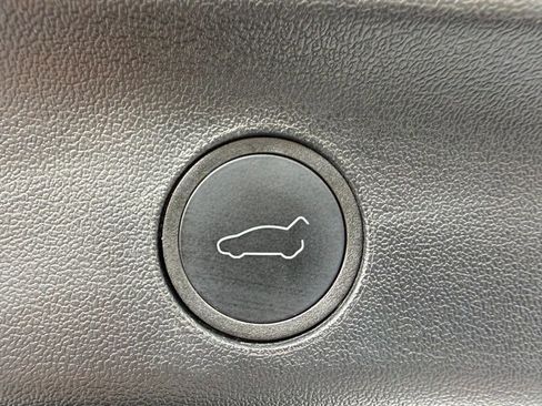 Used 2024 Tesla Model Y Long Range AWD/4WD image 25