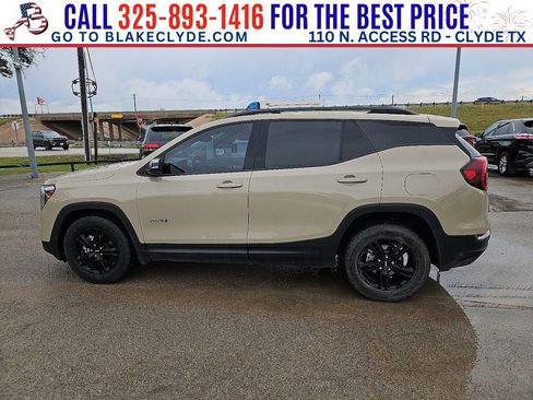Used 2022 GMC Terrain AT4 AWD/4WD image 3