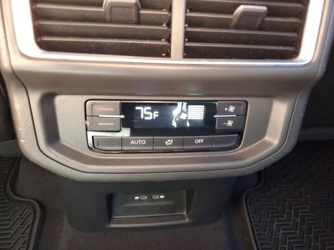 Used 2024 Volkswagen Atlas SE image 25