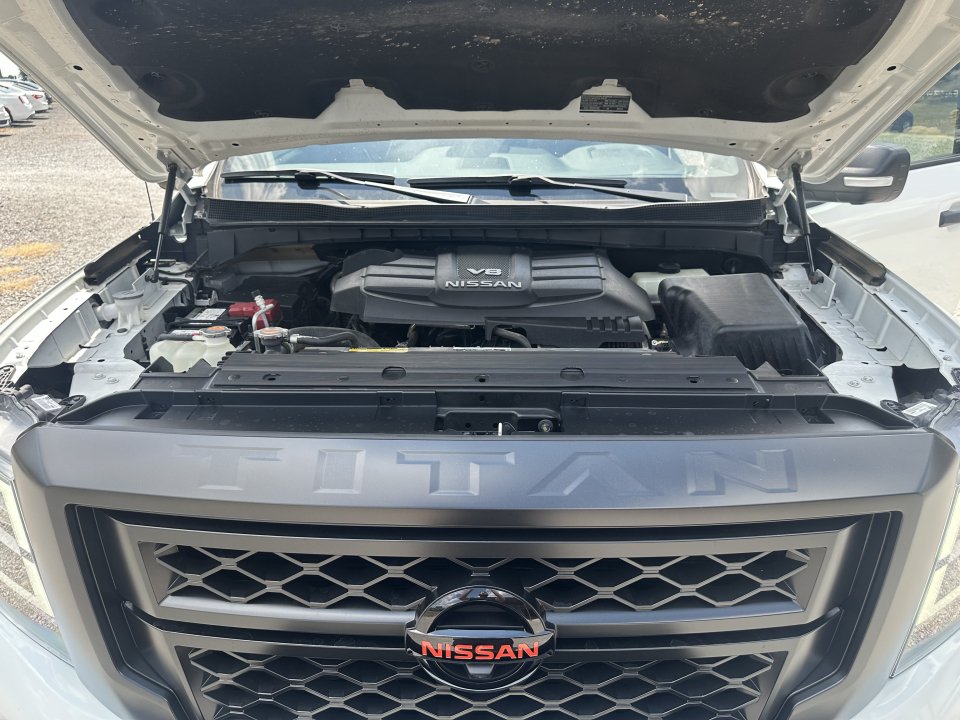 Used 2020 Nissan Titan PRO-4X w/ Pro-4x Convenience Package AWD/4WD image 25