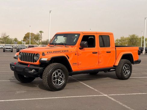 Used 2025 Jeep Gladiator Rubicon AWD/4WD image 2