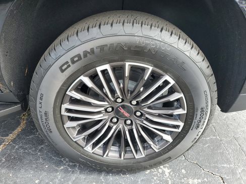 New 2026 GMC Yukon Elevation image 7