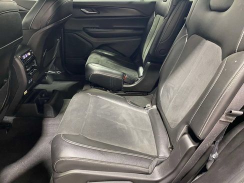 Used 2023 Jeep Grand Cherokee L Laredo AWD/4WD image 12
