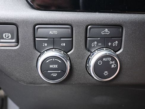 Used 2024 GMC Sierra 1500 SLE w/ LPO, GMC Protection Package AWD/4WD image 16