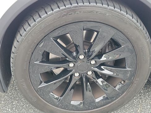 Used 2018 Tesla Model X AWD/4WD image 9