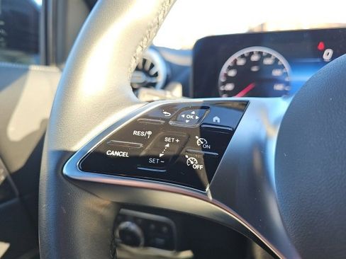 Certified 2025 Mercedes-Benz GLA 250 4MATIC image 25