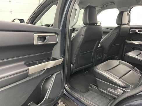 Used 2023 Ford Explorer XLT w/ Equipment Group 202A AWD/4WD image 36