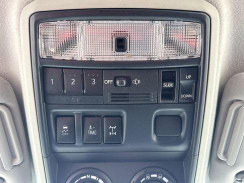 Used 2016 Toyota 4Runner Trail Premium AWD/4WD image 7