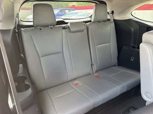 Used 2024 Toyota Highlander Platinum AWD/4WD image 36