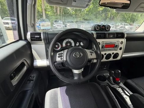Used 2013 Toyota FJ Cruiser 4WD w/ Convenience Pkg image 10