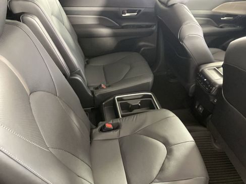New 2026 Toyota Grand Highlander Platinum image 24