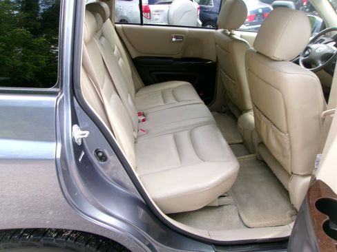 Used 2003 Toyota Highlander 4WD V6 image 3