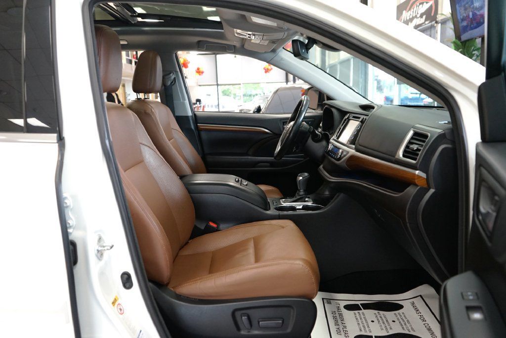 Used 2018 Toyota Highlander Limited Platinum AWD/4WD image 47