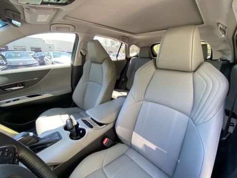 Used 2023 Toyota Venza Limited AWD/4WD image 21