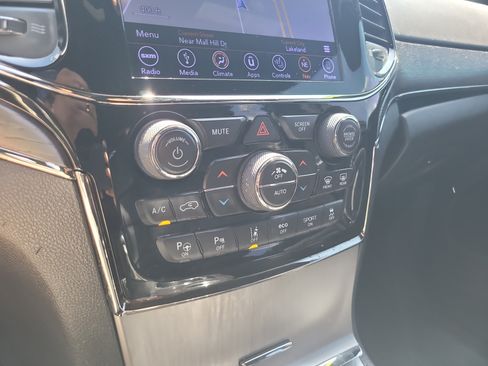 Used 2019 Jeep Grand Cherokee High Altitude AWD/4WD image 25