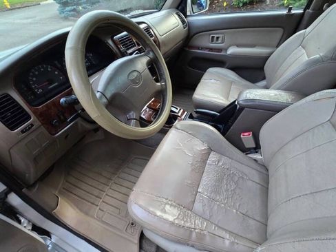 Used 2000 Toyota 4Runner Limited image 12