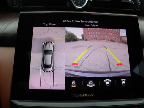 Used 2023 Maserati Quattroporte Modena Q4 AWD/4WD image 24