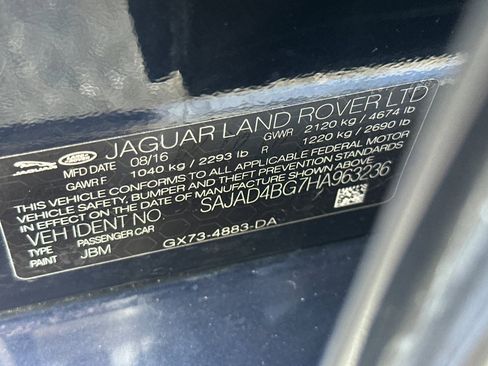 Used 2017 Jaguar XE Premium image 22