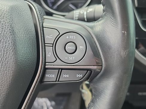 Used 2021 Toyota Camry SE FWD image 18