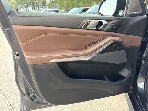 Used 2022 BMW X5 M50i image 13