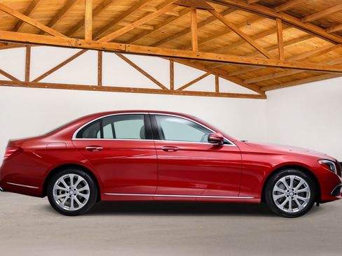 Used 2017 Mercedes-Benz E 300 image 6