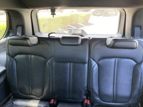 Used 2024 Jeep Wagoneer Series II w/ Flexible Seating Group RWD image 14