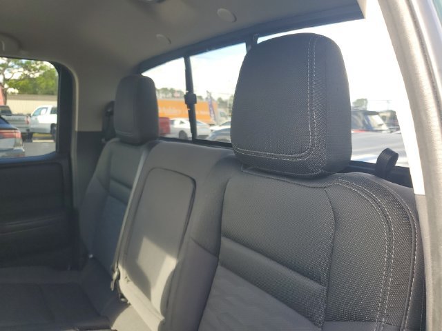 Used 2022 Nissan Frontier SV w/ Technology Package RWD image 12