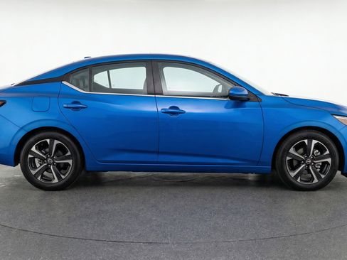 Used 2025 Nissan Sentra SV FWD image 11