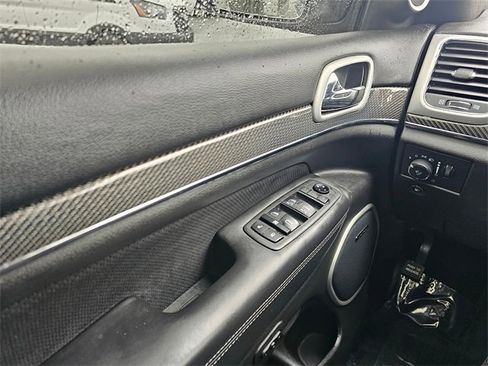 Used 2021 Jeep Grand Cherokee SRT image 29