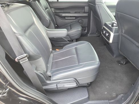 Used 2024 Ford Expedition XLT image 20