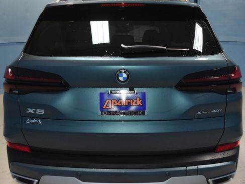 New 2026 BMW X5 xDrive40i w/ Executive Package image 25