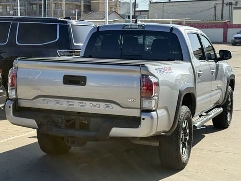 Used 2020 Toyota Tacoma TRD Off-Road w/ Technology Package AWD/4WD image 4