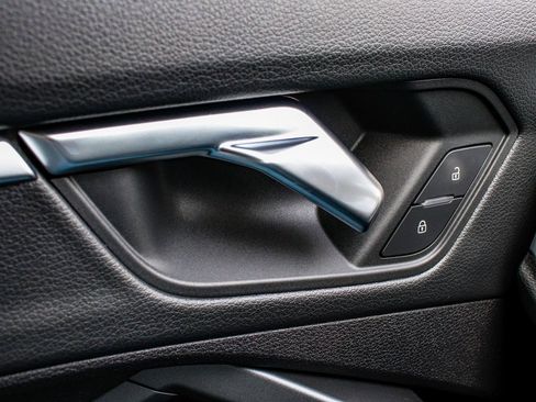 Used 2020 Audi Q3 2.0T Premium Plus w/ Premium Plus Package image 9