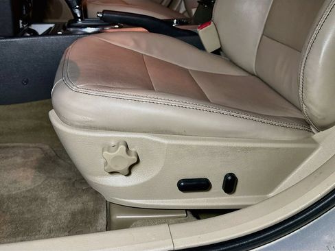 Used 2010 Ford Fusion SEL FWD image 16