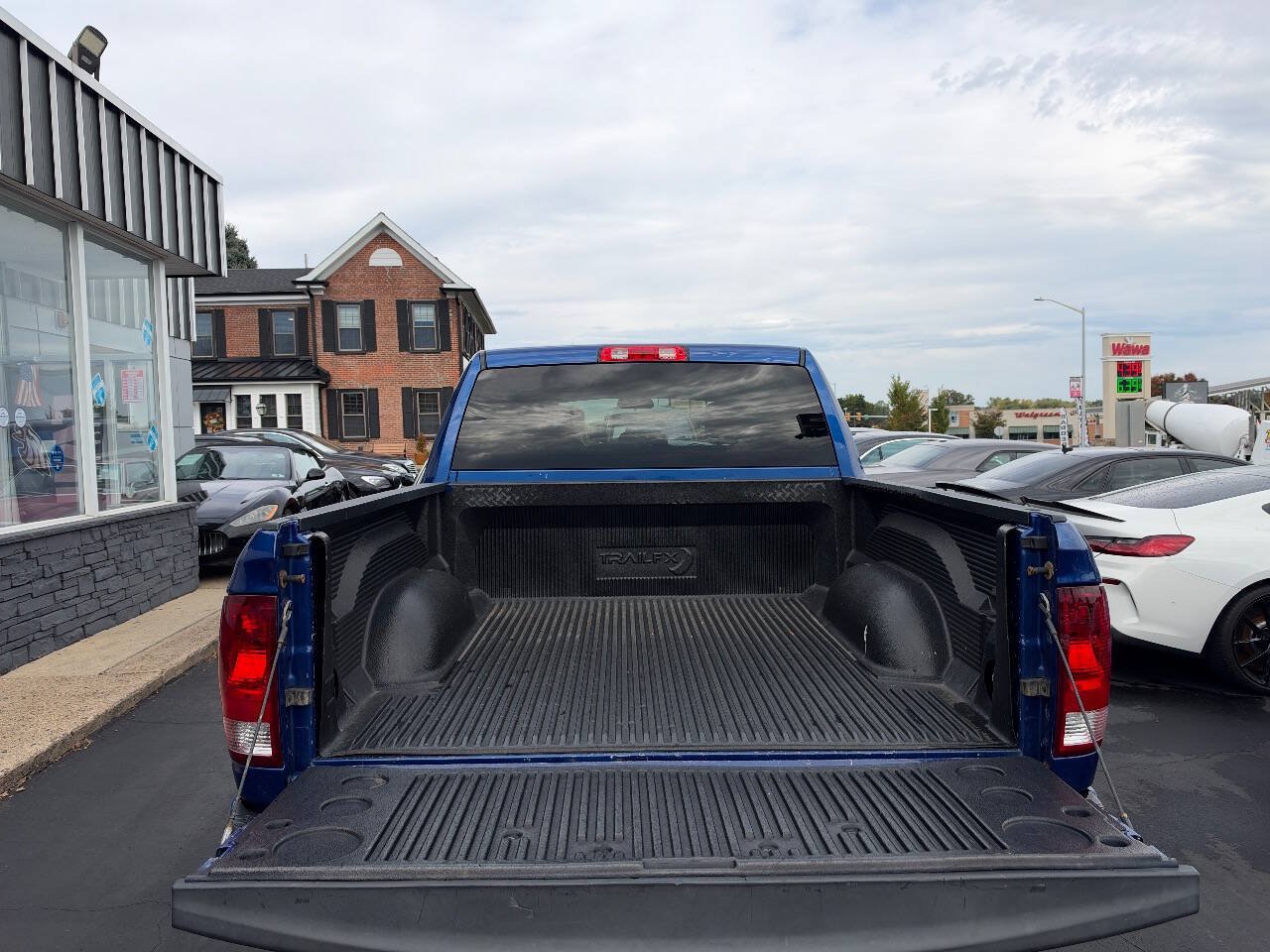 Used 2017 RAM 1500 Express AWD/4WD image 25
