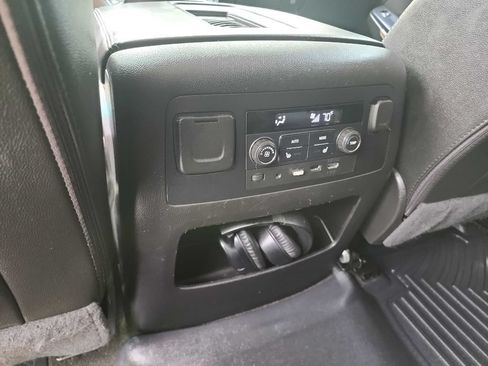 Used 2018 Chevrolet Tahoe Premier RWD image 32