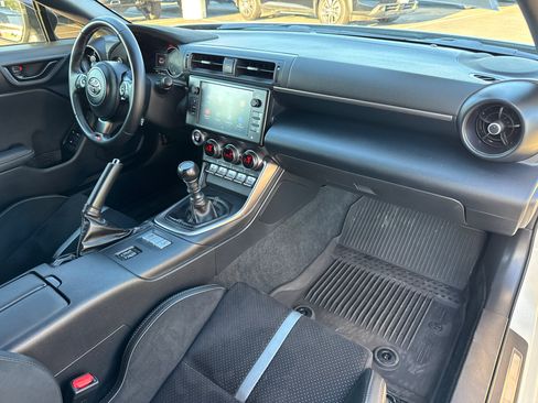 Certified 2022 Toyota GR86 Premium image 17