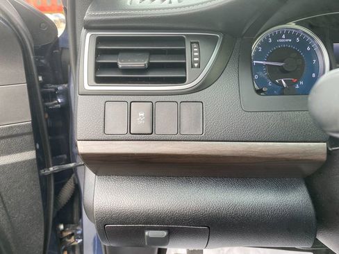 Used 2017 Toyota Camry LE image 14