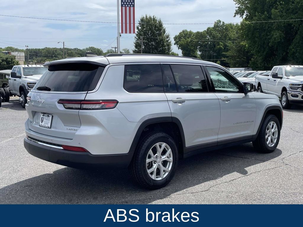 Used 2023 Jeep Grand Cherokee L Limited AWD/4WD image 10