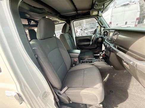 Used 2021 Jeep Wrangler Unlimited Sport image 32
