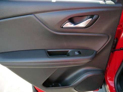 Used 2023 Chevrolet Blazer LT image 12