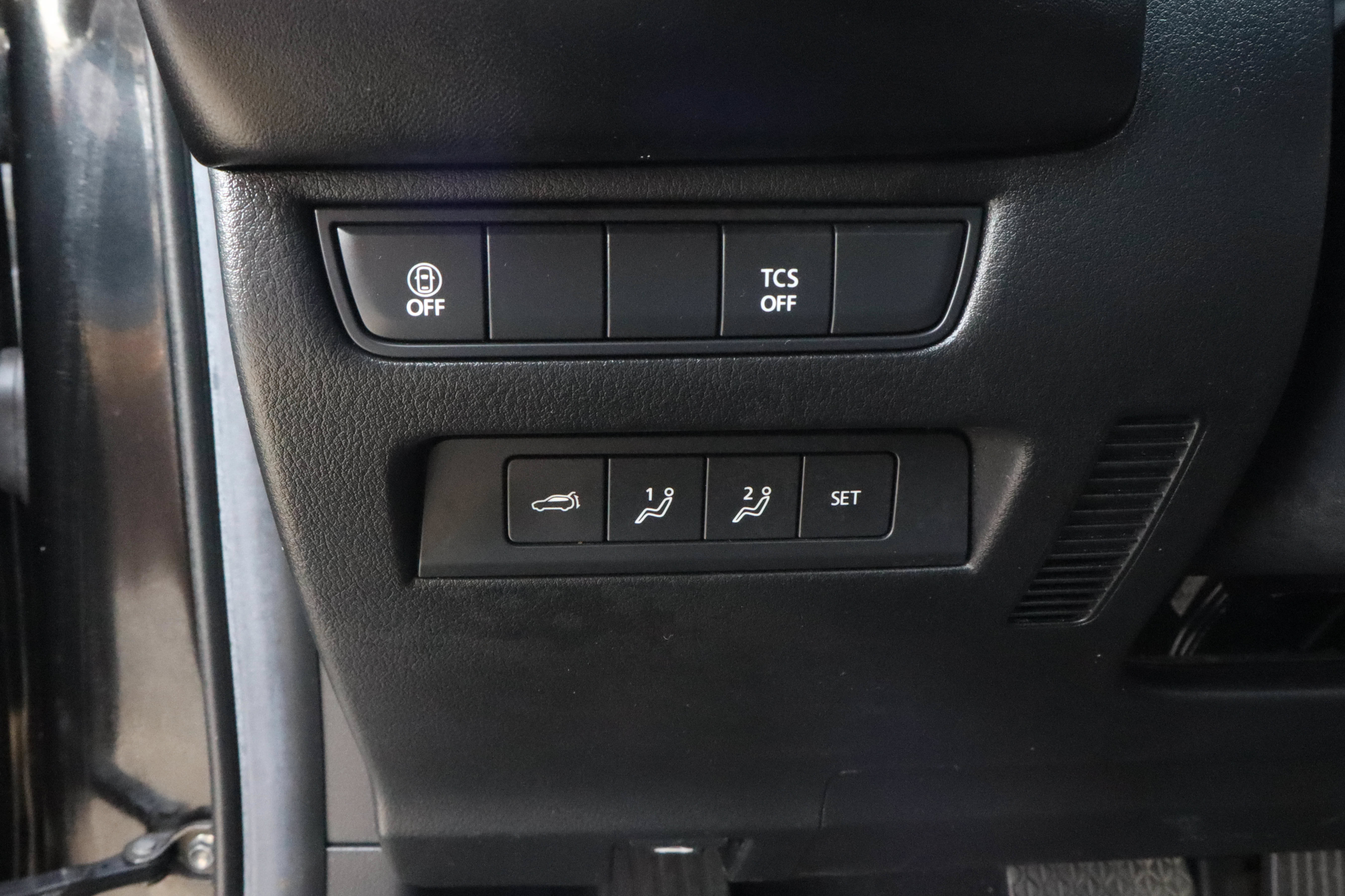 Used 2025 MAZDA CX-50 AWD 2.5 S w/ Premium Plus Pkg image 16