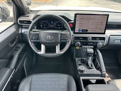 Used 2025 Toyota 4Runner TRD Off-Road Premium AWD/4WD image 12