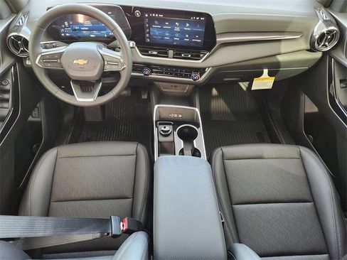 New 2026 Chevrolet Equinox LT w/ Convenience Package II image 18