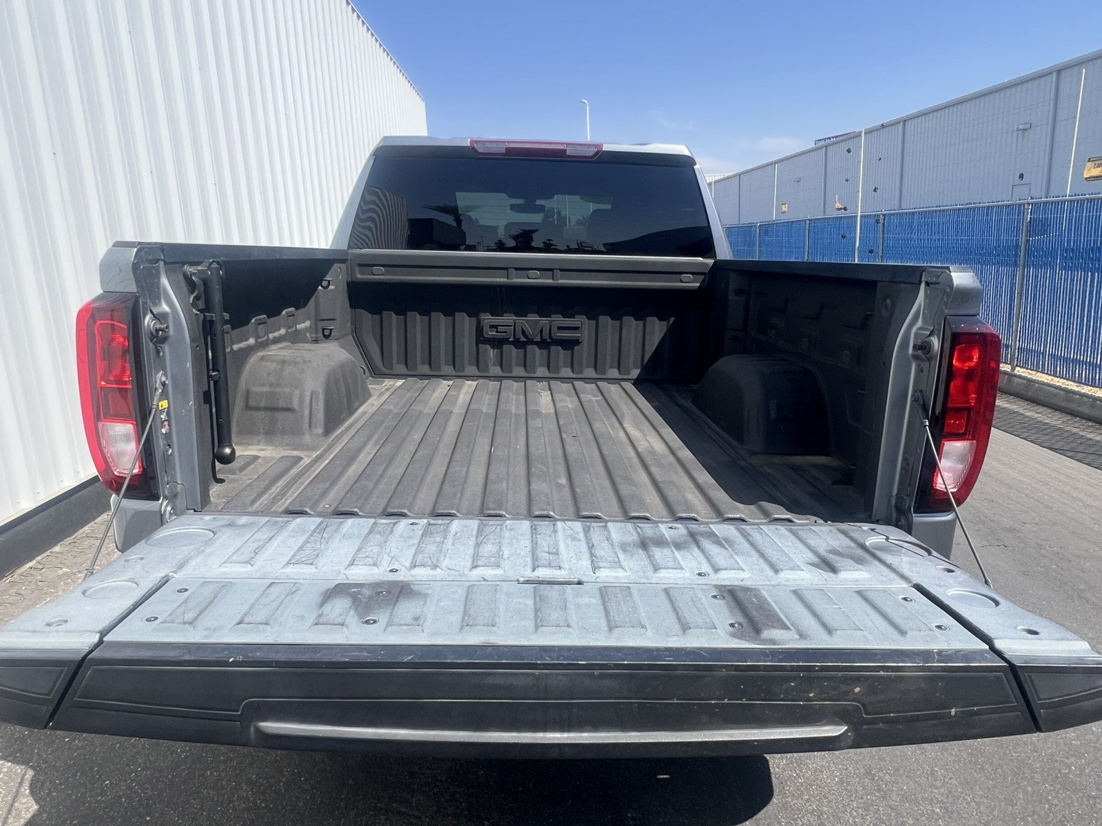 Used 2021 GMC Sierra 1500 Elevation w/ LPO, Elevation Black Package AWD/4WD image 11